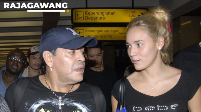 Diego Maradona dan mantan kekasihnya Rocio Olivia