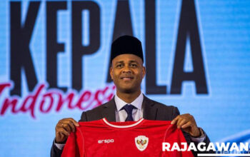 Patrick Kluivert Resmi Latih Timnas Indonesia, Luis Milla Beri Sambutan Hangat