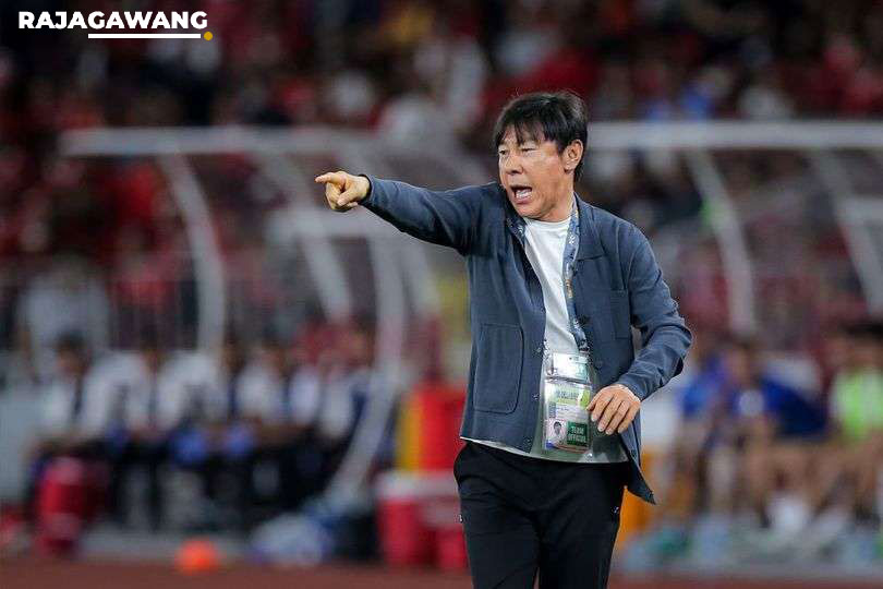 Shin Tae-yong dan Kluivert: Kolaborasi Kunci Lolosnya Timnas