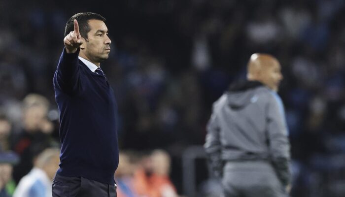 Dua Kandidat Pelatih Baru Timnas Indonesia: Van Bronckhorst si Kolektor Trofi vs Herdman sang Spesialis Tim Nasional