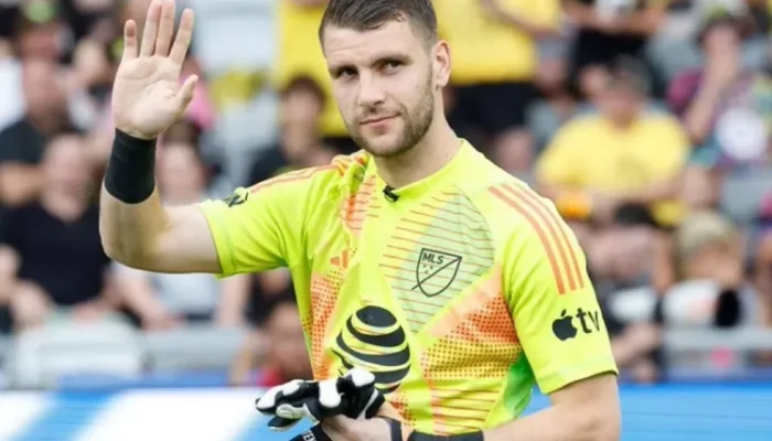 Maarten Paes Tegaskan Rumor Gabung Persib Bandung Tidak Benar