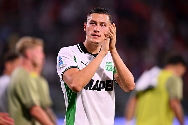 AC Milan Pantau Dua Bek Sassuolo, Jay Idzes Masuk Radar Rossoneri